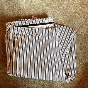 🌻2/$20 White and black stripped Dalia pants